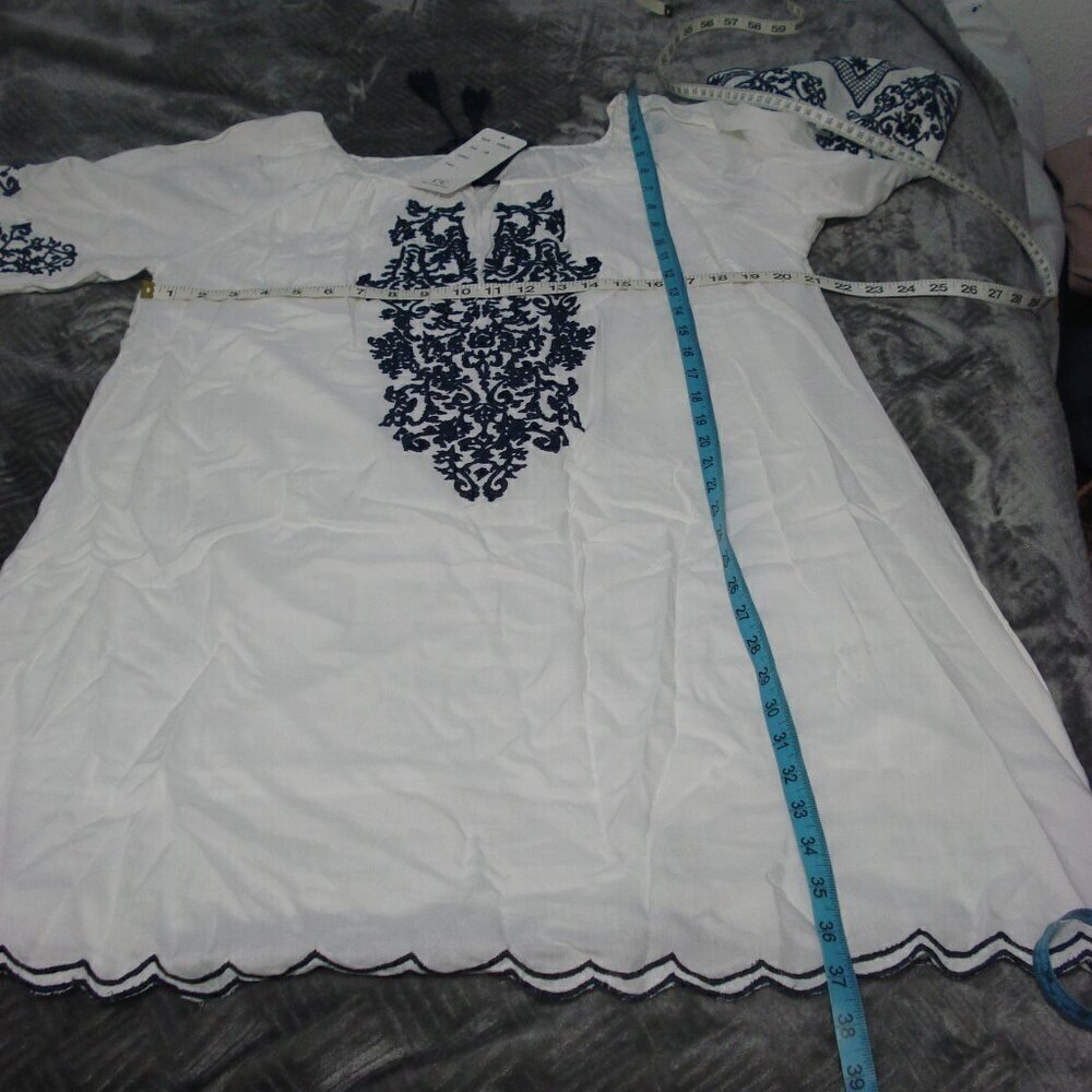 CHIC CONNECTION Dress Women's Size 1X White Blue Embroidery Bell Sleeve Boho NWT - Picture 3 of 9